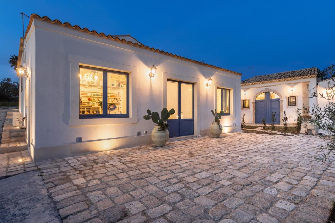 Michael Garden Bed & Breakfast Noto Bagian luar foto