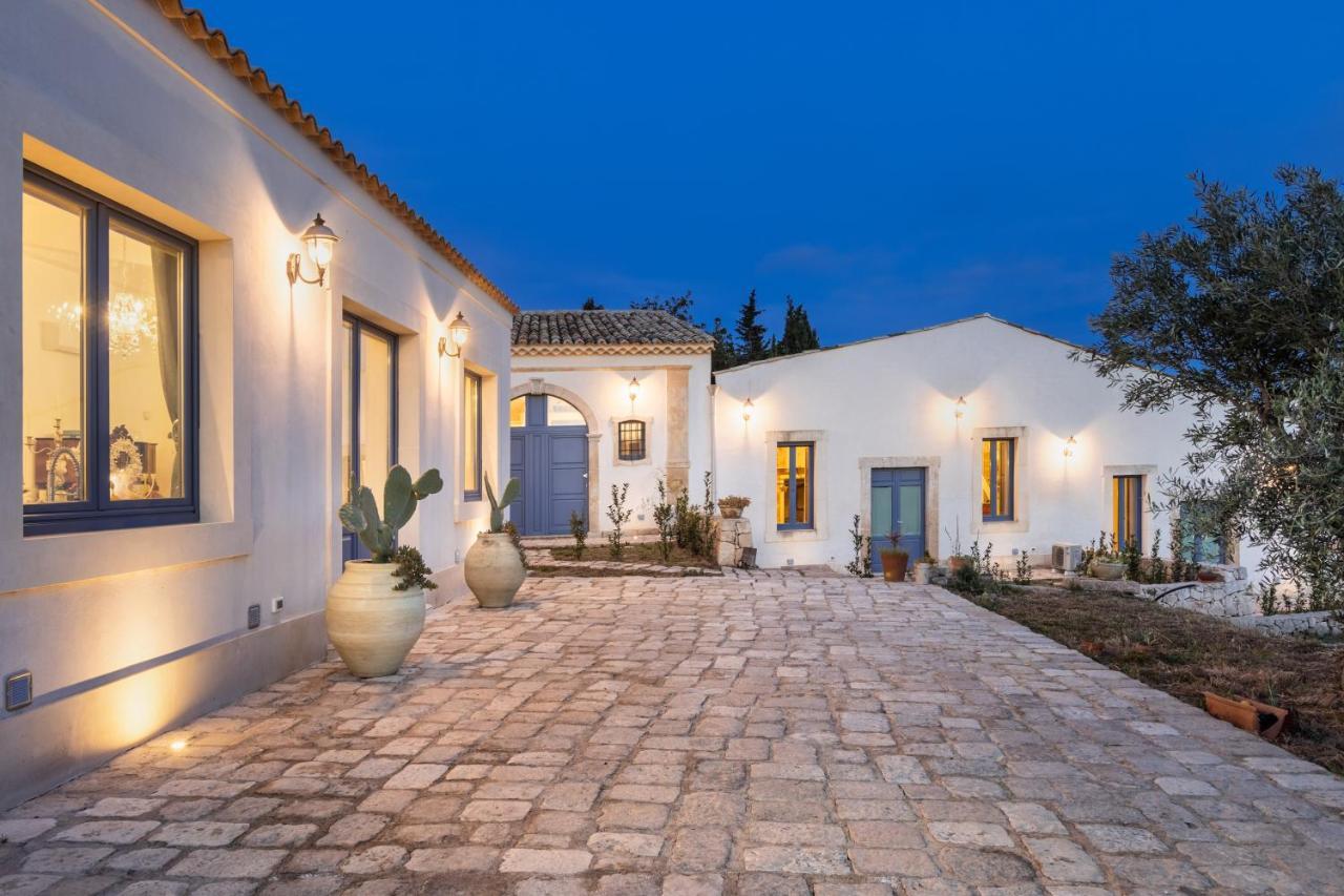 Michael Garden Bed & Breakfast Noto Bagian luar foto