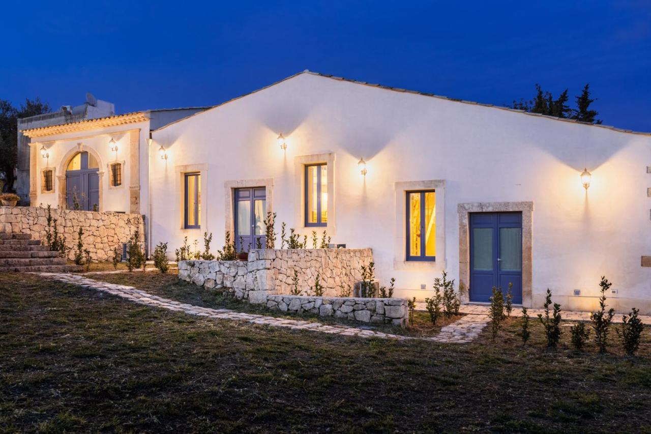 Michael Garden Bed & Breakfast Noto Bagian luar foto