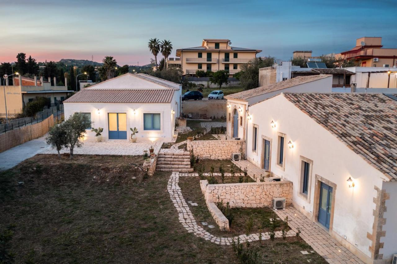 Michael Garden Bed & Breakfast Noto Bagian luar foto